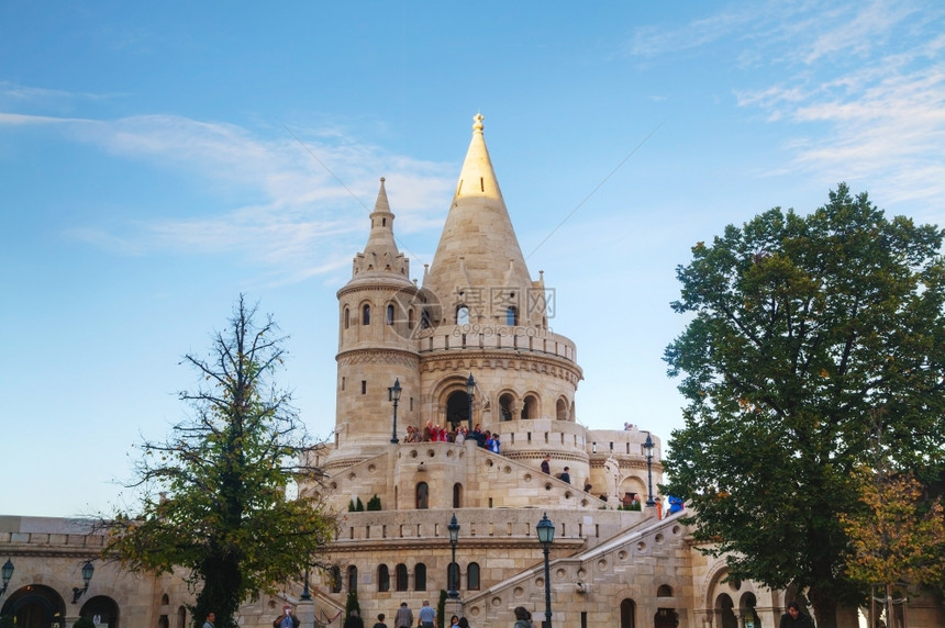 旅游BUDAPEST10月2日于4年月2日在匈牙利布达佩斯举行21次渔民堡垒匈牙利布达佩斯在多瑙河布达岸上设置新哥特和罗曼内斯克图片