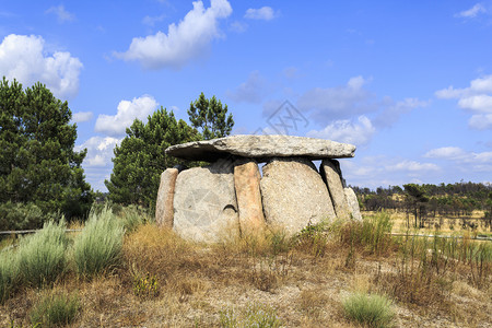 福尔诺斯巨石靠近高清图片