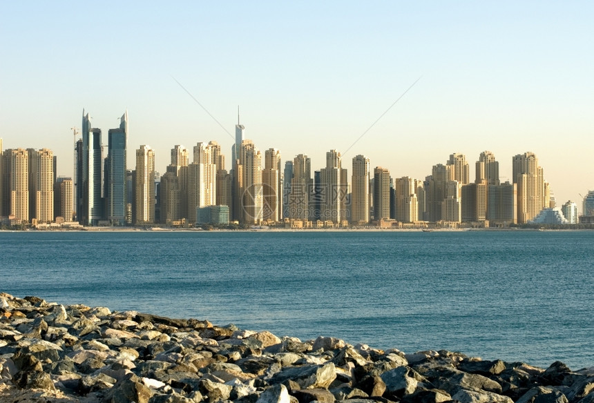 海岸线迪拜阿拉伯联合酋长国迪拜摩天大楼蓝色的图片