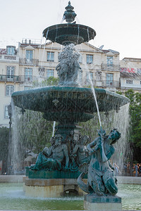 欧洲建造巴洛克式葡萄牙里斯本Rossio广场的巴洛克风格喷泉图片