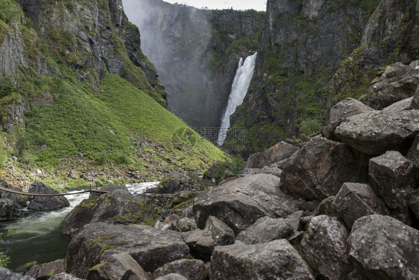 沃林弗森瀑布从2小时后走过一条步行道位于下方的北南线岩石吸引力福灵佛森图片