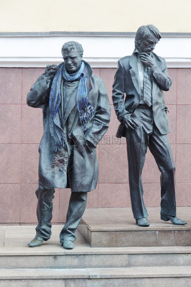 电影制作人根纳迪苏联电影制片人GennadyShpalikov和AndreyTarkovsky纪念碑俄罗斯莫科VGIK全俄电影学图片