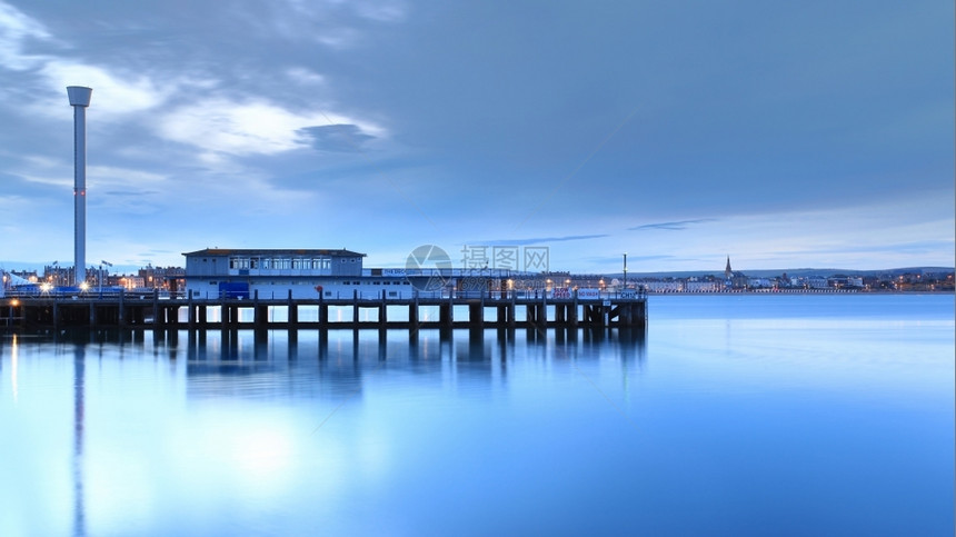 云景韦茅斯英国多尔塞特湾Weymouth港口的清静海图片