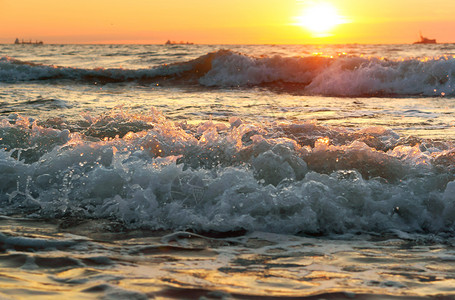 太阳海上日落浪中的出上落大西洋海岸图片