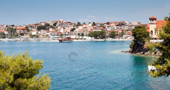 夏季希腊小海岸镇树语夏天图片