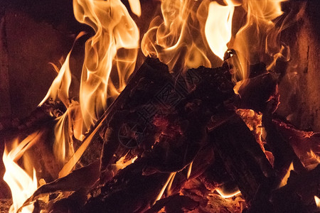 火热焰营关闭相片美丽的天然燃烧危险木头的活生人红色图片