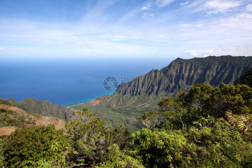 岛差距在著名的纳帕利海岸夏威夷河谷上空的全景天堂图片