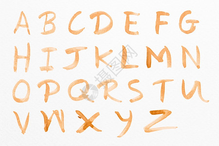 字母组在白皮书背景AZ上孤立的基信由咖啡污渍写成插图美国广播公司滴设计图片