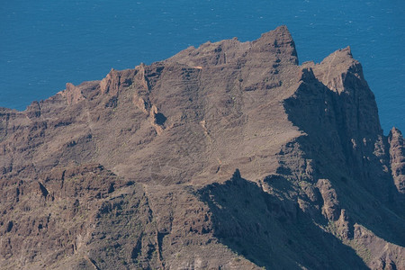 西班牙加那利群岛拉戈梅火山峰顶地貌结石景观悬崖图片