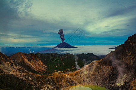 范围锡纳朋旅游GunungSinabung火山喷发高清图片