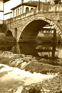 保加利亚语路面Tryavna北保加利亚塞皮古老历史城市的桥梁文化图片
