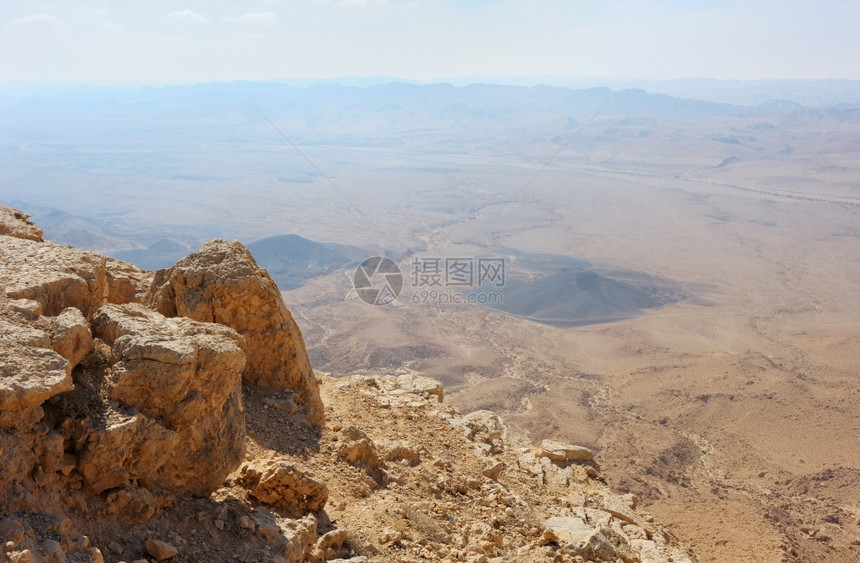 石头最佳MakhteshRamon以色列独有的弹坑沙漠图片