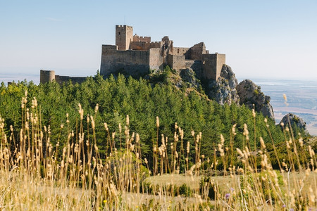 历史西班牙阿拉贡州韦斯卡的中世纪洛亚尔城堡山古老的图片