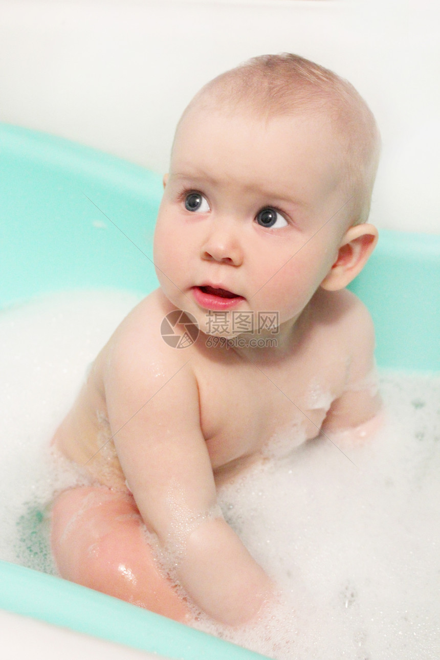家哪一个洗澡的小宝脸洗澡的脸孩子图片