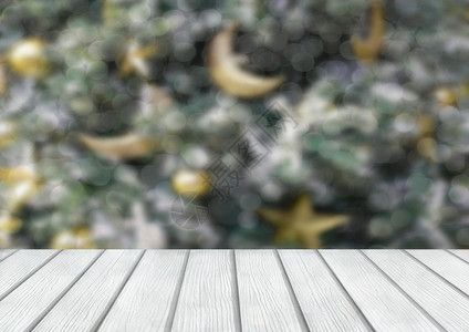 圣诞节假日背景带空木板桌的制餐为产品显示或调色新的树桌子背景图片