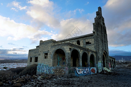 建造著名的利普拉村被遗弃的教堂图片