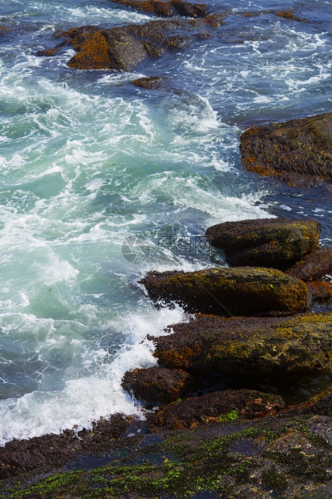 美丽的自然洛基大西洋岩石海岸崎岖不绝的大西洋之景图片