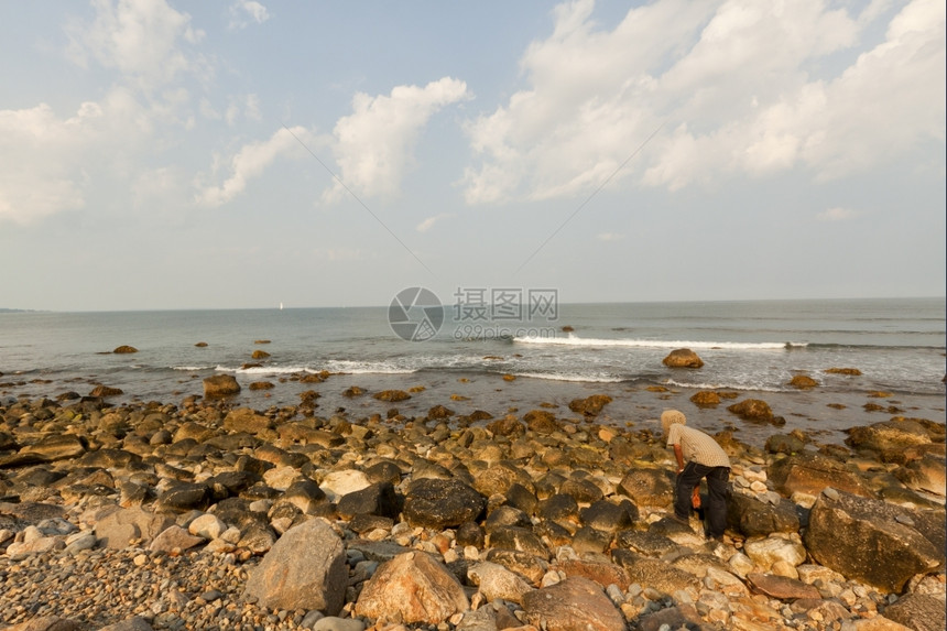 股票奥尔洛夫大西洋岩石海岸崎岖不绝的大西洋之景水池图片