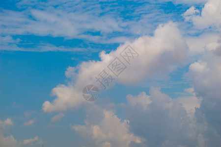 景观空气雷蓝色天部分满白云图片