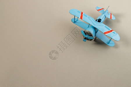 商业的模型平面用糊彩色背景的飞机商业平坦图片