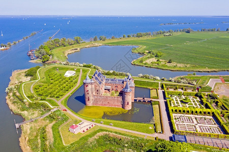苏伊登古老的航空爱好者荷兰穆伊登中世纪城堡的空景象rsquoMuiderslotrrc户外背景