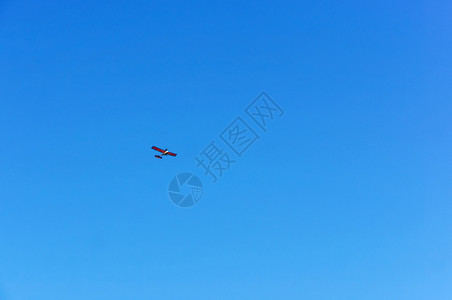 空中滑翔机小飞在蓝天翱翔小飞机在蓝天翱翔运动旅行俄罗斯图片