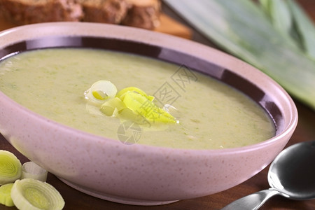 重点美食水平的选择焦点关注汤顶端的子环注专在汤上方图片