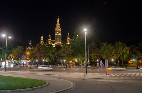 百万假期住宅VienNA201年7月日夏季夜间市广场维也纳每年吸引10万游客图片