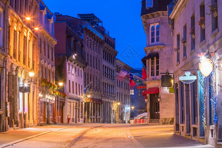 城市景观店铺老的蒙特利尔城加拿大奇幻日落时有名的科布勒街道图片