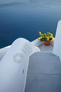 白色的锡拉希腊圣托里尼传统风格的楼梯希腊圣托里尼的楼梯阶假期图片
