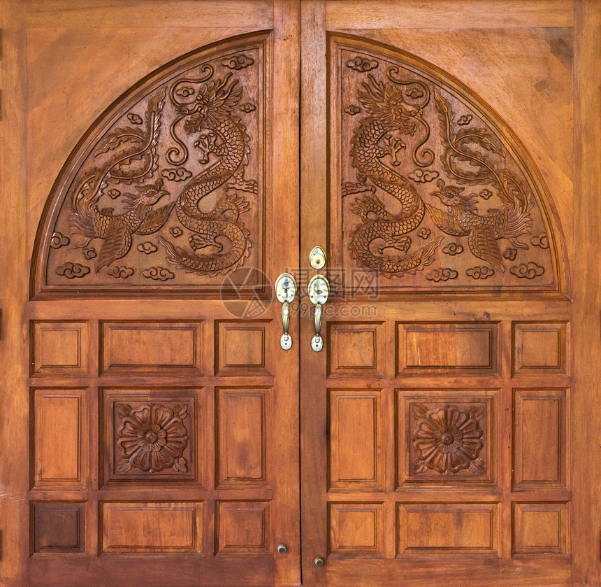 装饰风格复古的入口以亚洲风格雕龙门图片