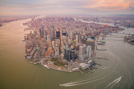 都会日落时曼哈顿天线的空中视图美国纽约市天际线塔市中心高清图片素材