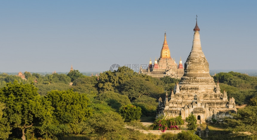 亚洲白色的缅甸巴甘古老寺庙的图片