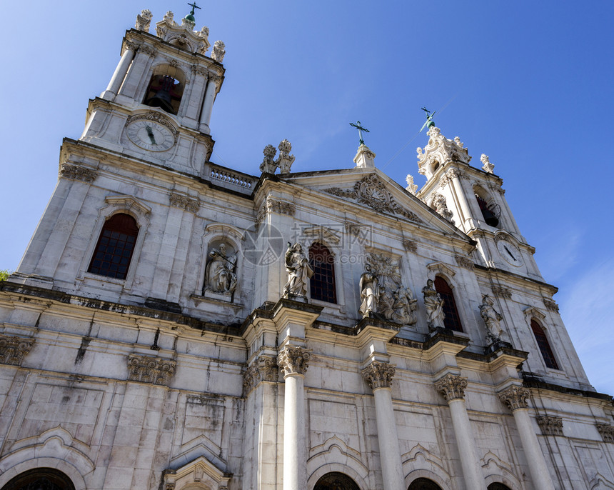 18世纪末在葡萄牙里斯本建造的已故巴罗克和新立国皇家巴西利卡以及最神圣之心修道院的面纱寺庙建筑学历史图片