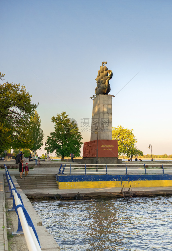 胡同乌克兰赫尔松042719春晚赫尔松第一批造船厂纪念碑乌克兰赫尔松第一批造船厂纪念碑第一的聂伯罗图片