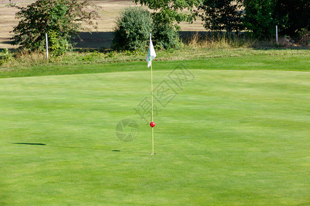 高尔夫俱乐部杜塞多夫开球孔洞背景图片