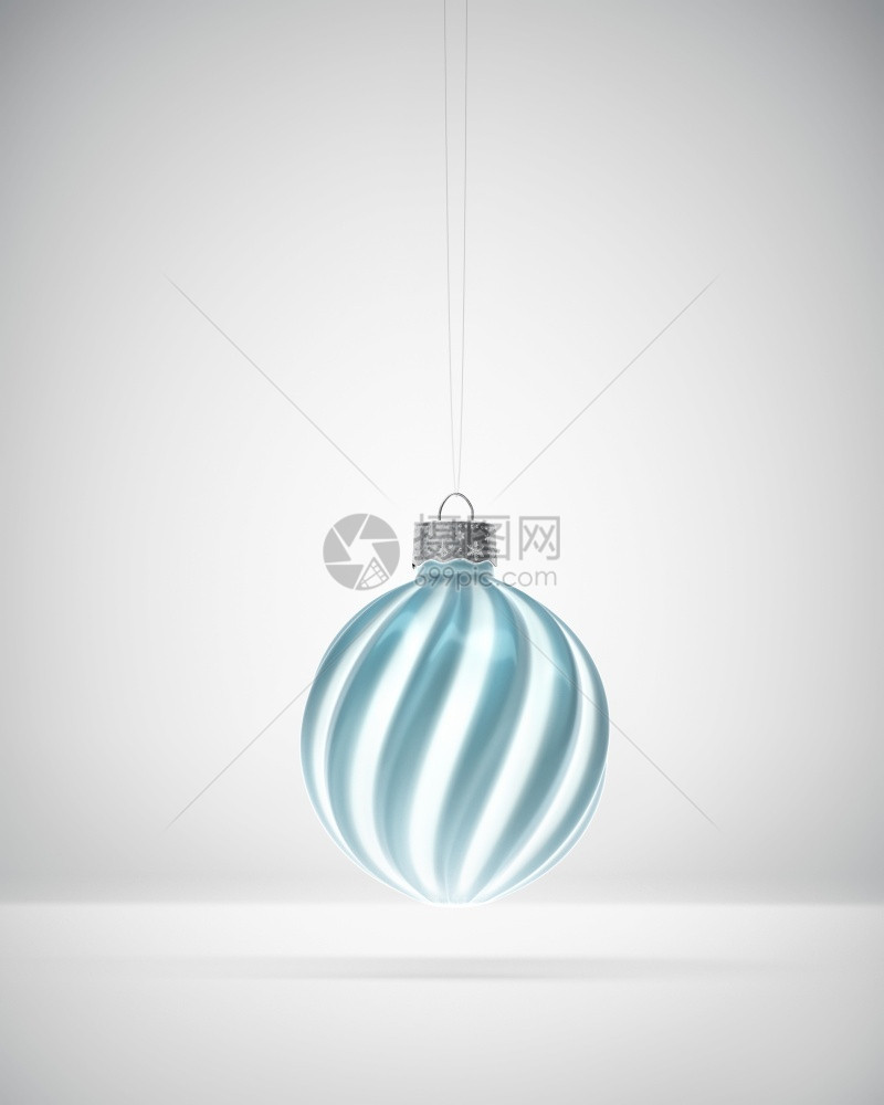 领域光滑玻璃蓝色和白的扭曲型蓝横条纹圣诞舞会挂在白色背景的圣诞节装饰品庆气氛概念上双色庆典图片