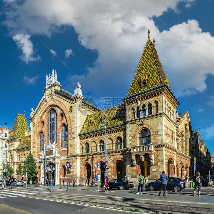 镇一种匈牙利布达佩斯17082匈牙利布达佩斯中央市场的古老历史建筑在阳光明媚的夏日匈牙利布达佩斯中央市场历史的图片