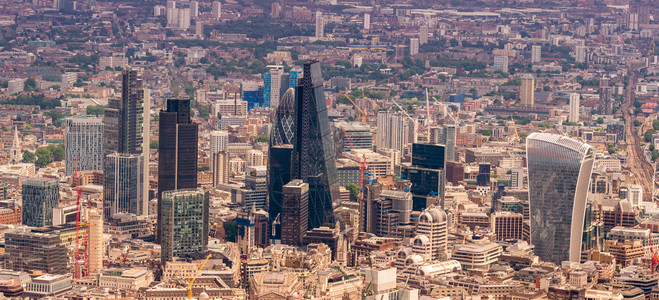 银行业天线伦敦市现代商业区天际线股票图片
