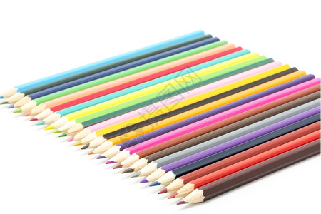 排列一排的彩色铅笔图片