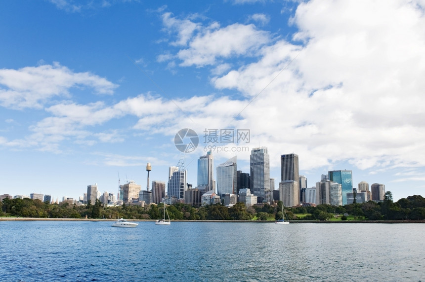 悉尼与市中心商业区之间的天线克罗波托夫海洋皇家图片