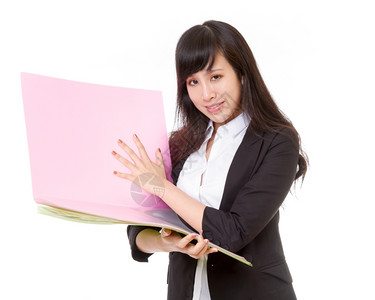自信的女士年轻携带绿色和粉红文件夹的妇女图片