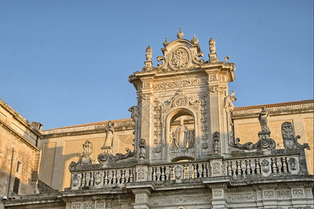 意大利Apulia的美丽古建筑造遗产镇图片
