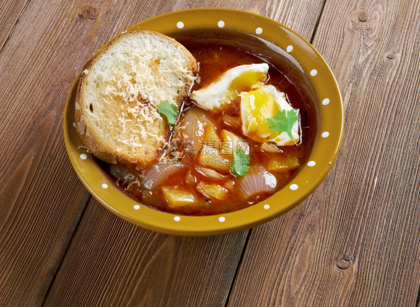 番茄碗Acquacotta意大利菜的汤原本是来自沿海的农粮位于托斯卡纳南部洋葱图片