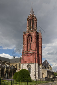 斯特里克尔蜘蛛圣扬斯克下一个欧洲荷兰圣詹斯克尔市马特里赫圣约翰教堂是专为浸信会圣约翰献身的哥特它拥有一个独特的红色石灰塔自1632年以来一直是背景