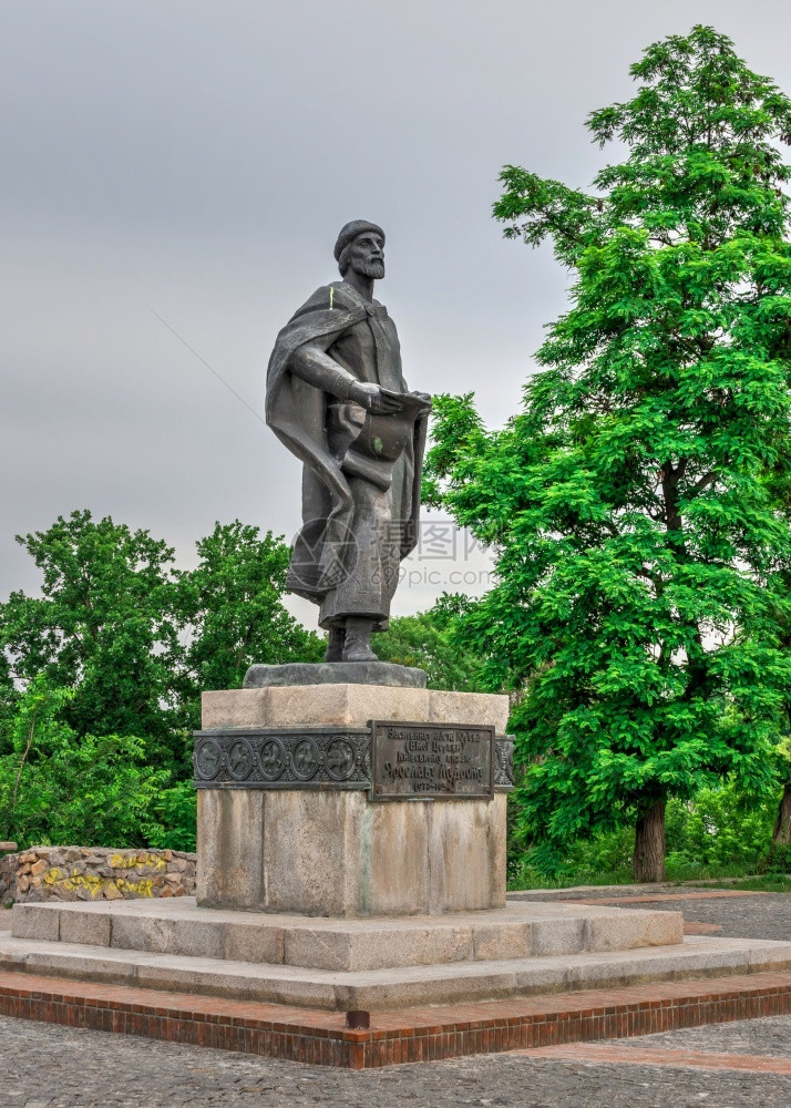 BilaTserkva乌克兰062乌克兰Tserkva市智者雅罗斯拉夫纪念碑在阴天的夏日乌克兰智者雅罗斯拉夫纪念碑城市目的地图片