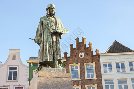 尼姆纪念碑著名画家HieronymusBosch在荷兰海尔托亨博斯的纪念碑艺术青铜斯海尔托亨博背景