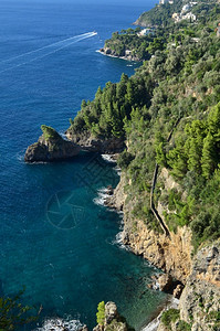 萨莱诺阿马尔菲海岸船号向和岩石悬崖倾斜风景摄影农村图片
