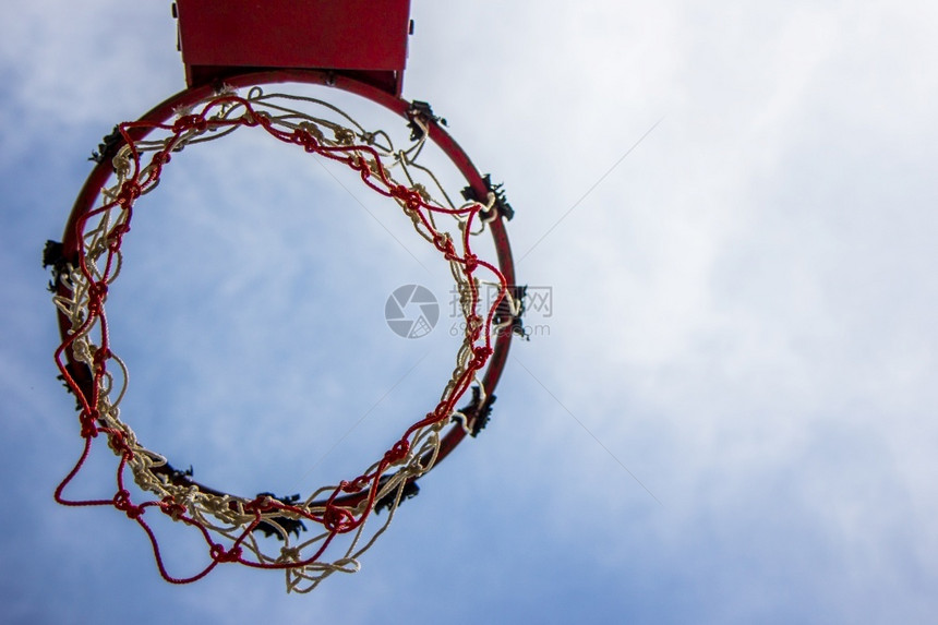 戒指篮球圈和天空Sport橙支持图片
