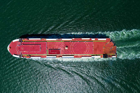 红车进口国际海运航空输出口国际货物海上加载贸易图片